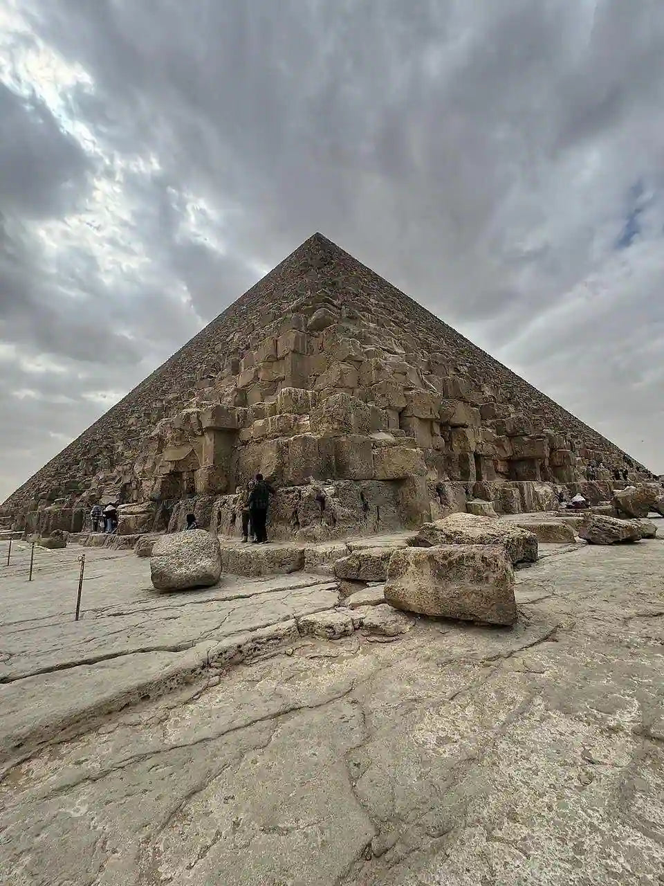 Kair: Prywatna wycieczka po piramidach w Gizie, Sakkarze i Memfis z przewodnikiem-egiptologiem