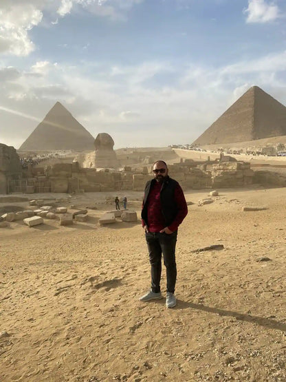 Cairo: Private Tour to the Pyramids, Sphinx and Sakkara with Tour Guide