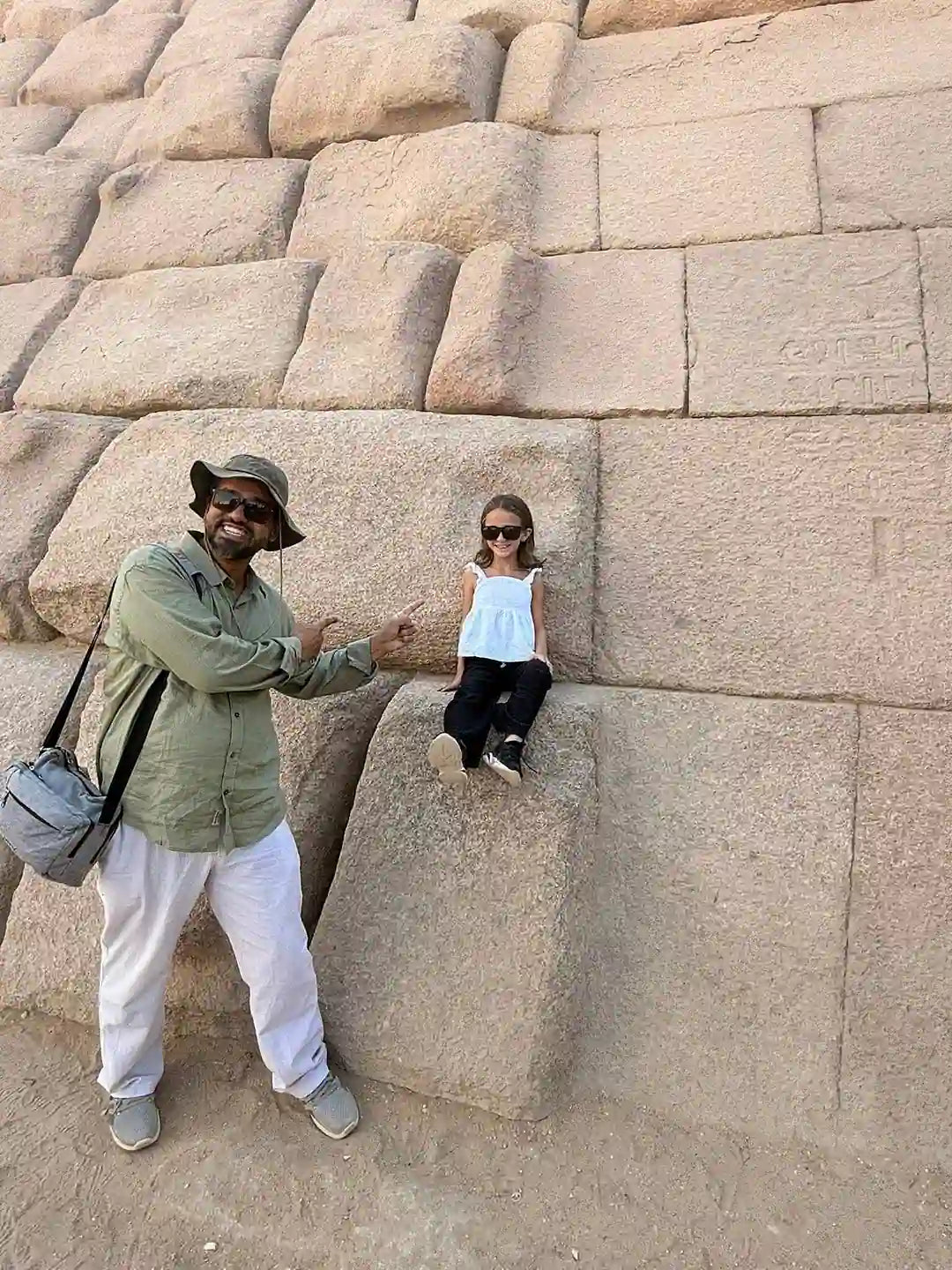 Cairo: Private Tour to the Pyramids, Sphinx and Sakkara with Tour Guide