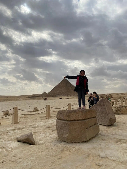 Cairo: Private Tour to the Pyramids, Sphinx and Sakkara with Tour Guide