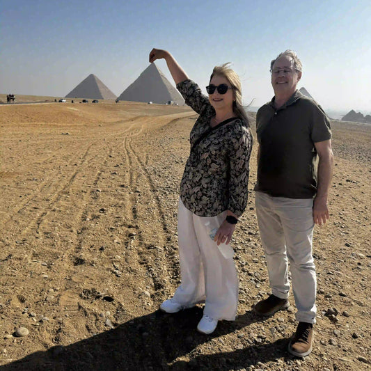 Cairo: Private Tour to the Pyramids of Giza, Sphinx and Camel Ride with Lunch