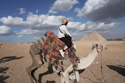 Cairo: Guided Tour to the Pyramids, Bazaar, and Salah El Deen Citadel