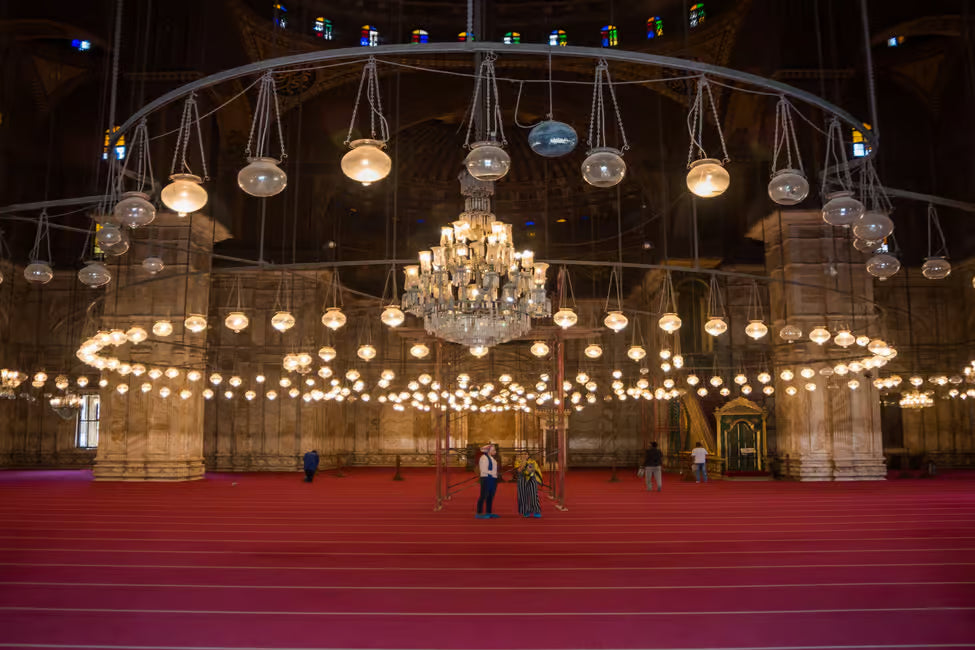 Cairo: Pyramids, Bazaar, Citadel Tour with Photographer