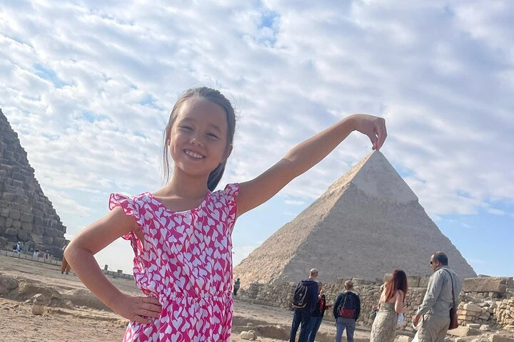 Cairo: Pyramids, Sphinx and Felucca Ride Private Tour for Layover