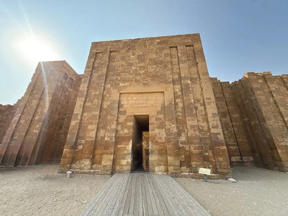 Il Cairo: Tour Guidato Privato di un Giorno delle Piramidi di Giza, Piramide a Gradoni di Saqqara e Menfi