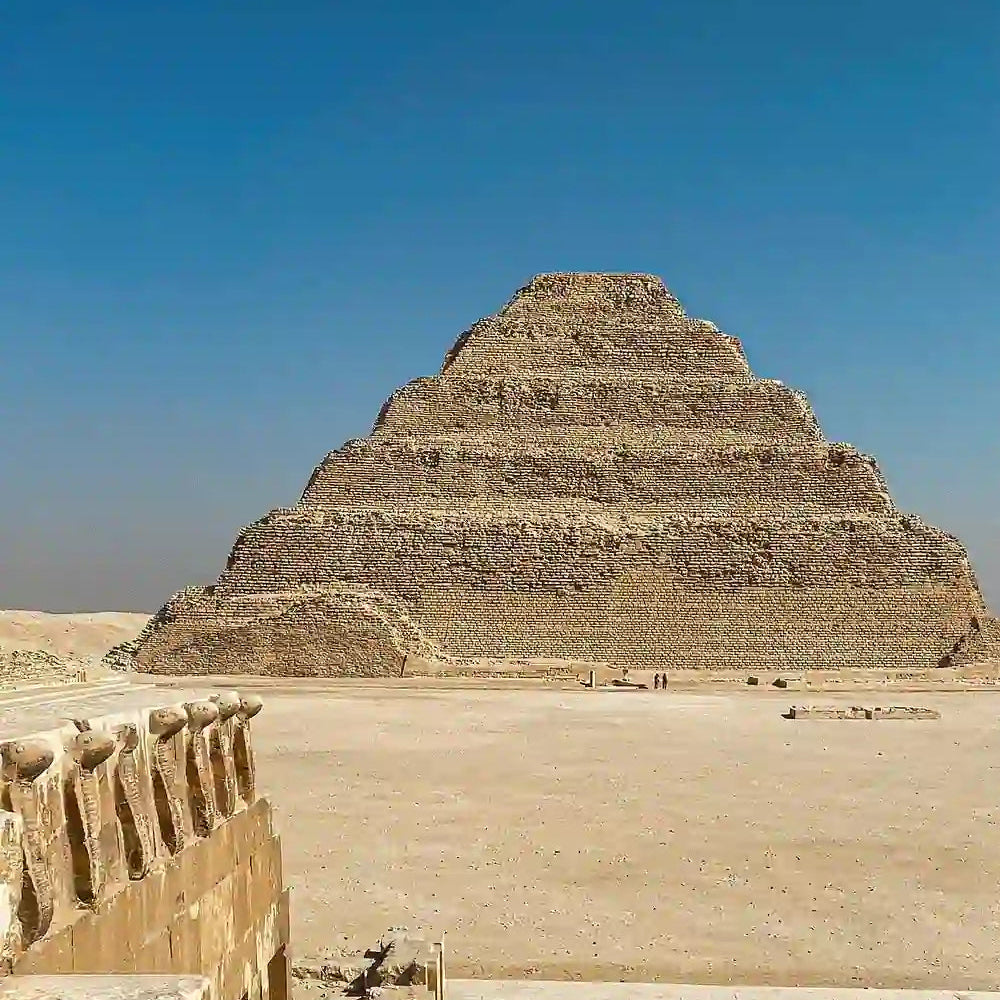 Cairo: Private Tour to the Pyramids, Sphinx and Sakkara with Tour Guide