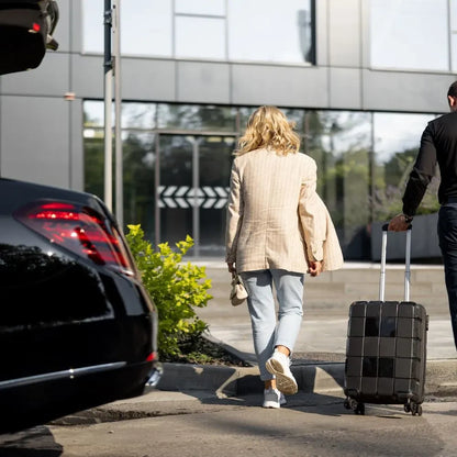 Casablanca: traslado privado desde el Aeropuerto Mohammed V con recogida en el hotel