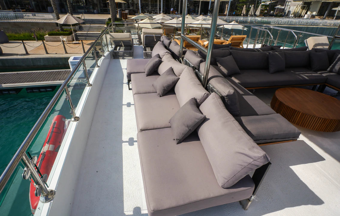 Marassi: Gita in Yacht Privato con Nuoto e Pranzo Opzionale sulla Costa Nord