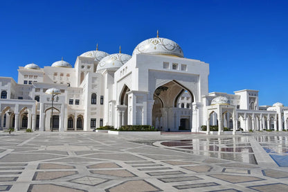 Ab Dubai: Ganztägige Premium-Sightseeing-Tour durch Abu Dhabi