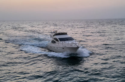 Dubái: alquiler privado de yate de lujo Ferretti LINA de 78 pies