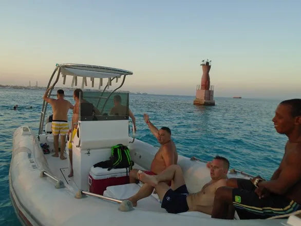 Hurghada: Pengalaman Speedboat Pulau Matahari Terbenam dan Snorkeling