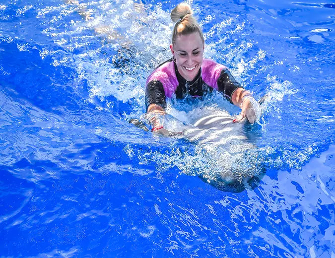 Hurghada: Experiență în familie de înot cu delfini
