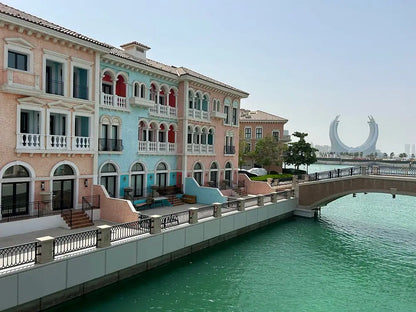 Doha: City Tour to Katara, The pearl and Souq Waqif with Airport or Hotel Pickup