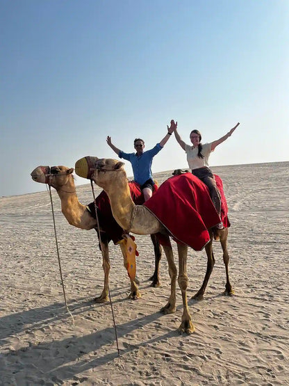 Доха: сафари по пустыне к Внутреннему морю с сэндбордингом и катанием на верблюдах