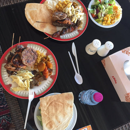 Doha: experiência noturna de acampamento no deserto com jantar de churrasco e observação de estrelas