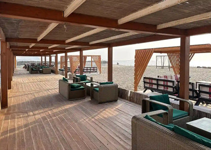 Doha: Overnight Desert Safari with BBQ and Inland Sea