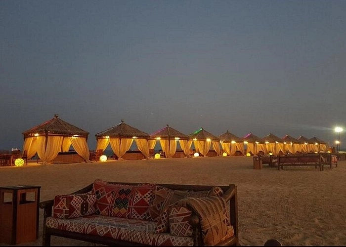 Doha: Overnight Desert Safari with BBQ and Inland Sea