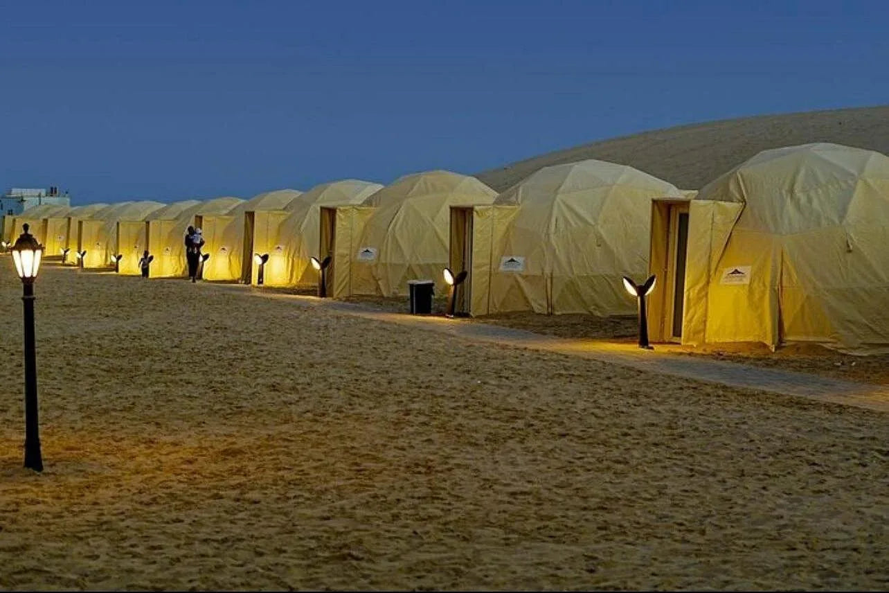 Doha: Overnight Desert Safari with BBQ and Inland Sea
