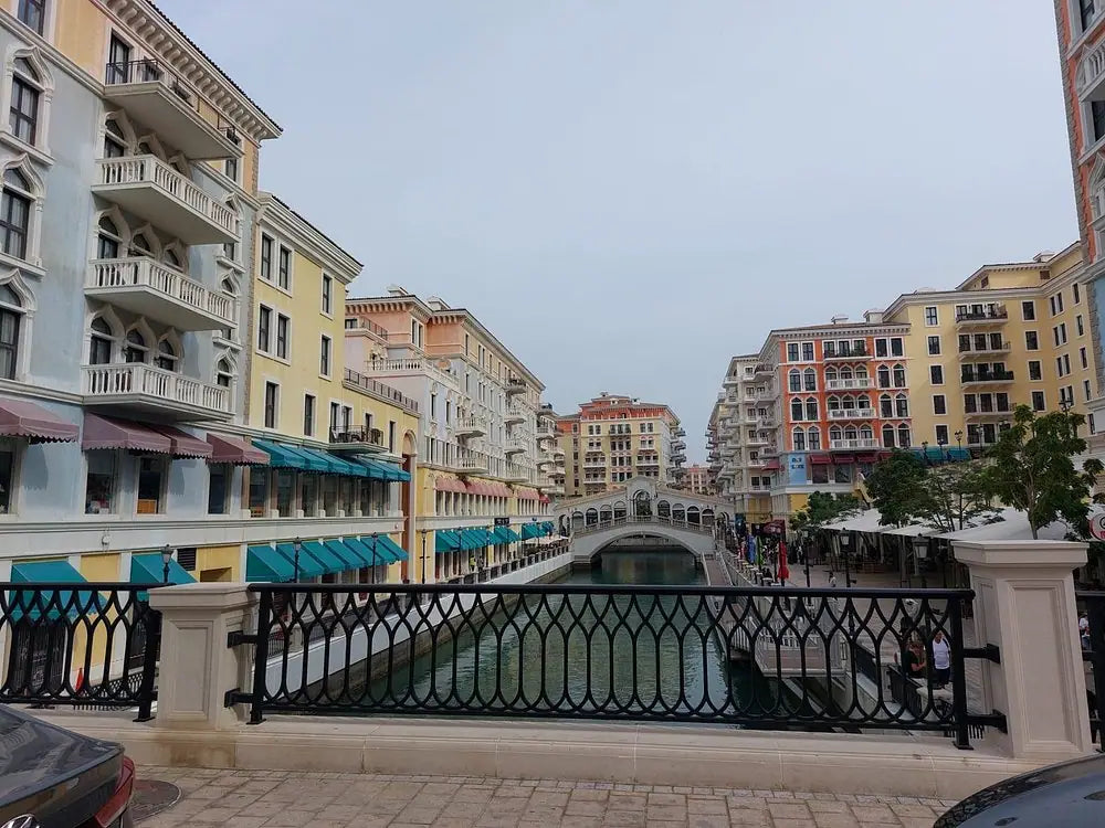 Doha: Privat bytur med gondoltur i Villaggio