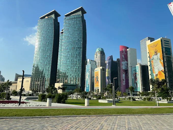 Doha: safari privato nel deserto con giro panoramico dello skyline di West Bay