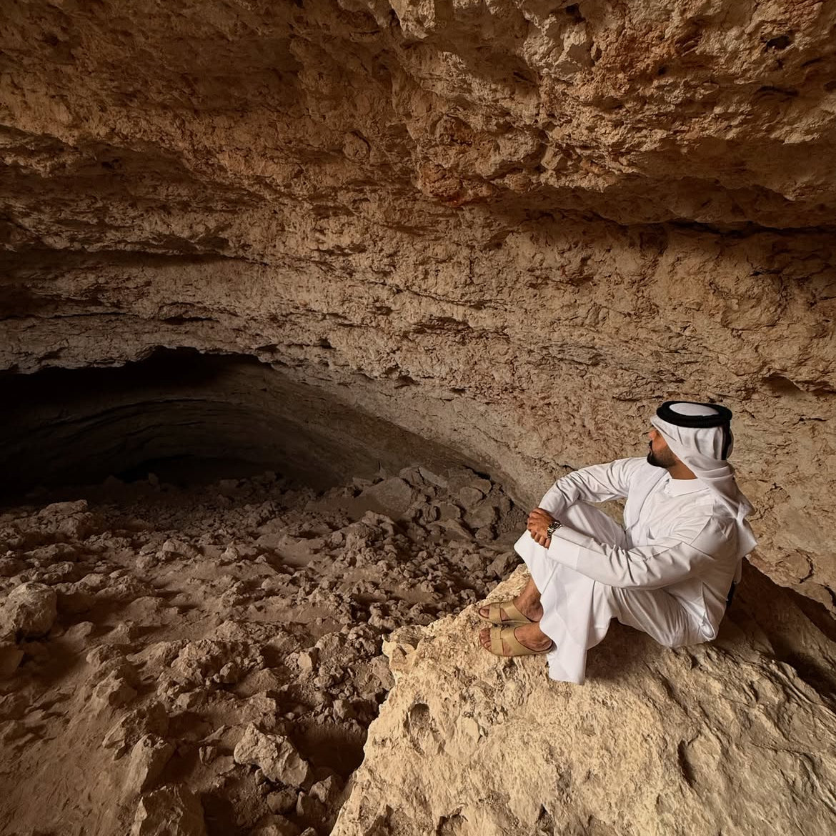 Doha: Geführte Tour zu den singenden Sanddünen und dem Misfir-Sinkloch