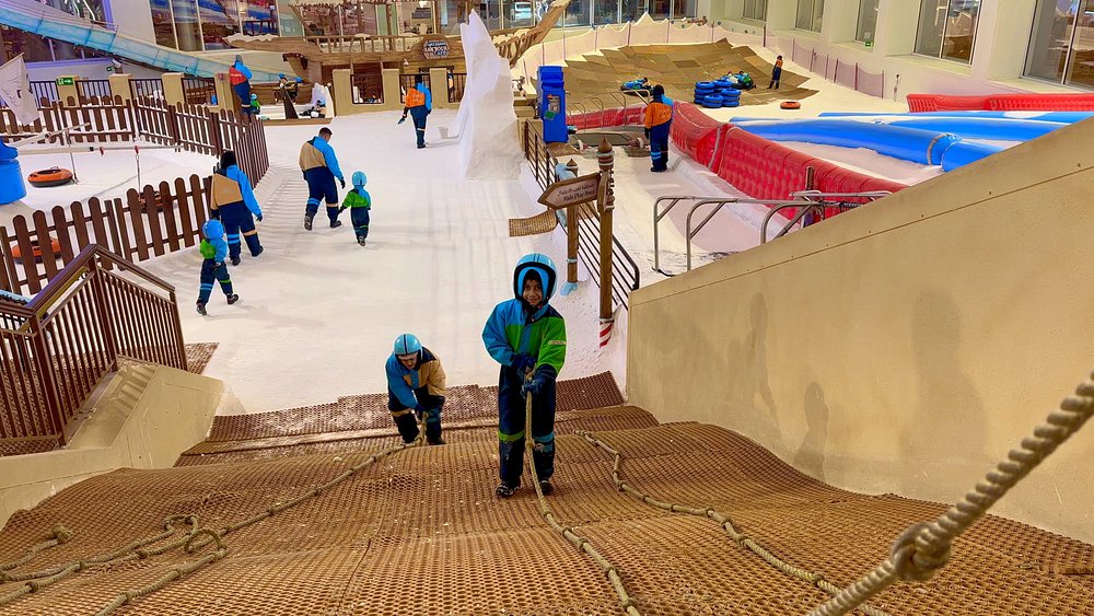 Doha: Eintritt in den Snow Dunes Theme Park und Schneeaktivitäten
