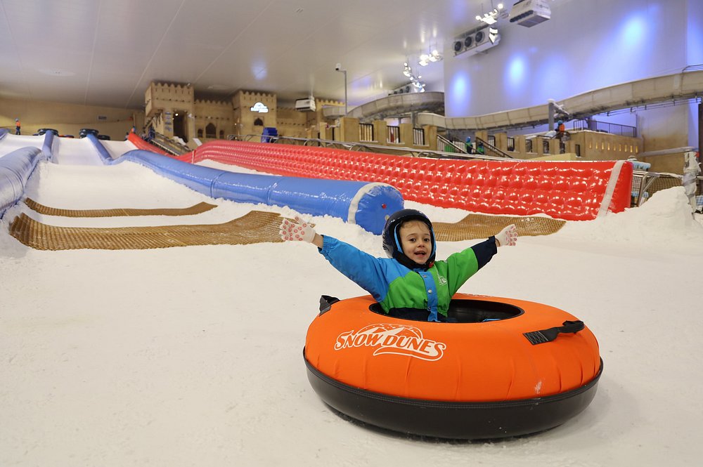 Doha: Eintritt in den Snow Dunes Theme Park und Schneeaktivitäten