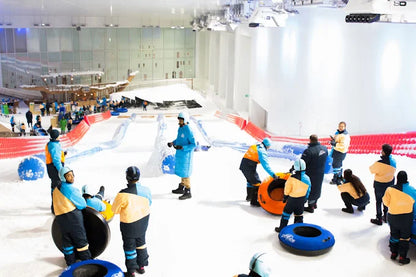 Doha: Eintritt in den Snow Dunes Theme Park und Schneeaktivitäten