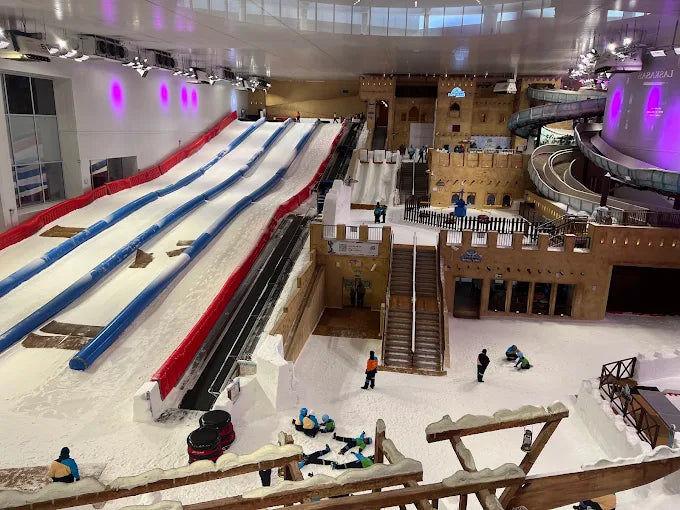 Doha: Eintritt in den Snow Dunes Theme Park und Schneeaktivitäten
