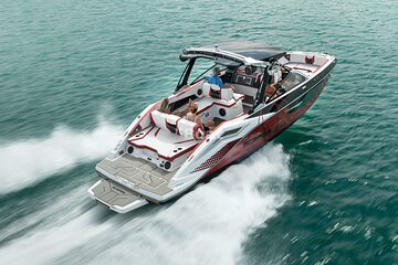 Doha: Speed Boat Adventure Along the Coastline with Hotel Pickup