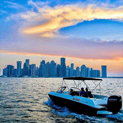 Doha: Speed Boat Adventure Along the Coastline with Hotel Pickup