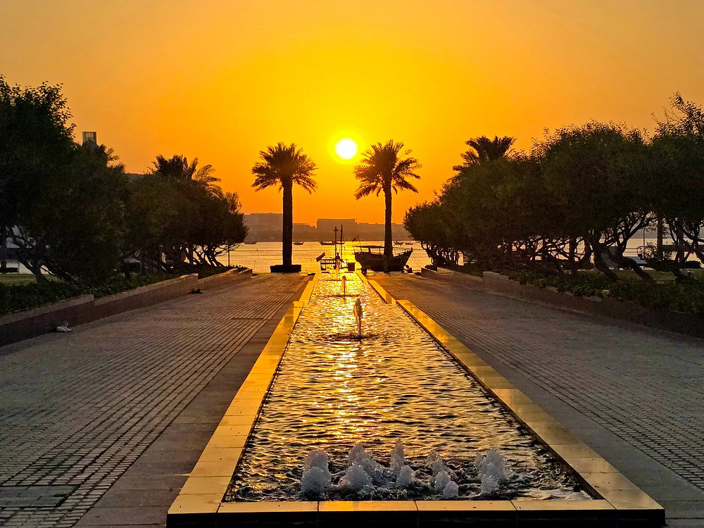 Doha: spacer fotograficzny o wschodzie słońca i miejska wycieczka w złotej godzinie