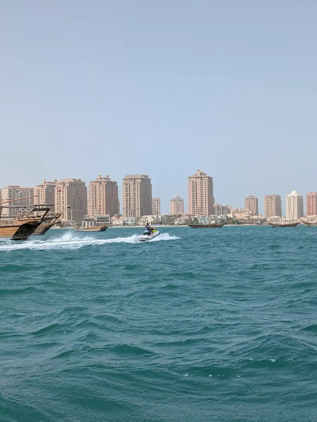 Doha: tour en moto acuática al atardecer por Pearl Qatar y West Bay