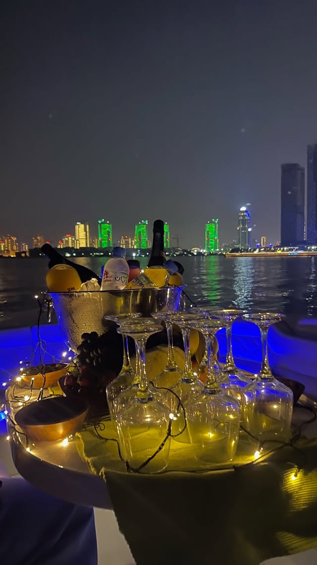 Doha: Sunset or Evening Private Boat Cruise in Lusail