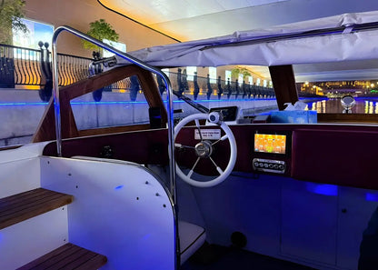 Doha: The Pearl Private Electric Boat Cruise