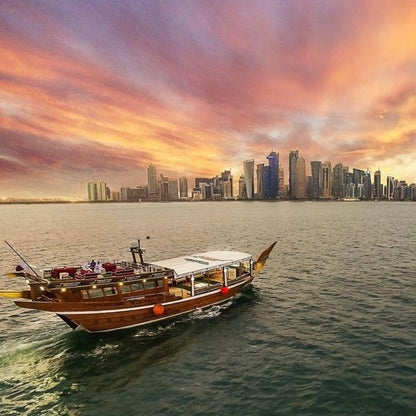 Doha: Cruzeiro Tradicional em Dhow e Passeio pela Corniche