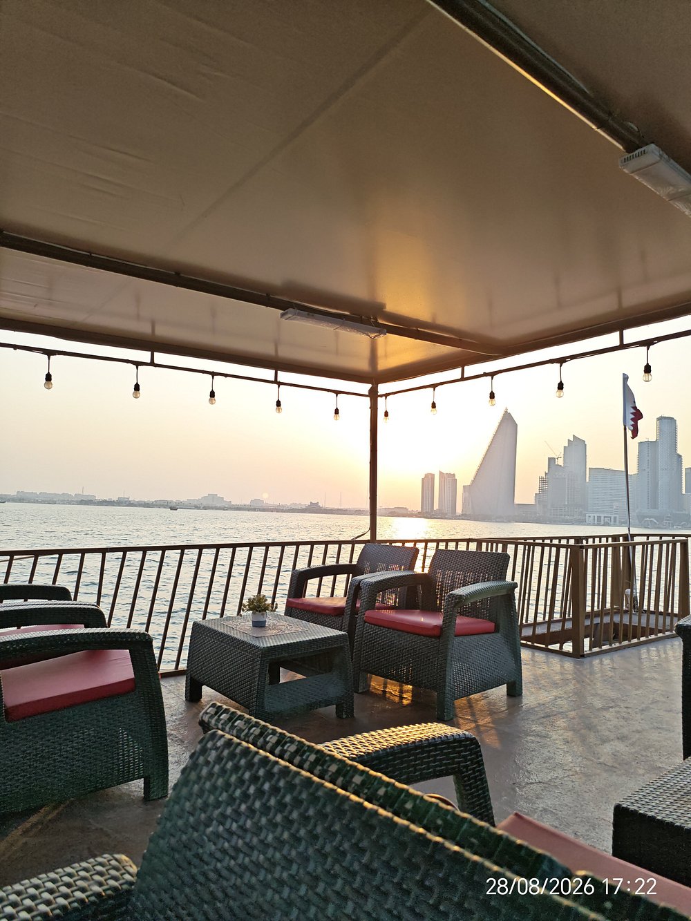 Doha: Crucero tradicional en dhow con vistas al skyline y cena opcional