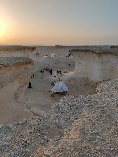 Doha: Pantai Barat Qatar, Balap Unta dan Patung Gurun