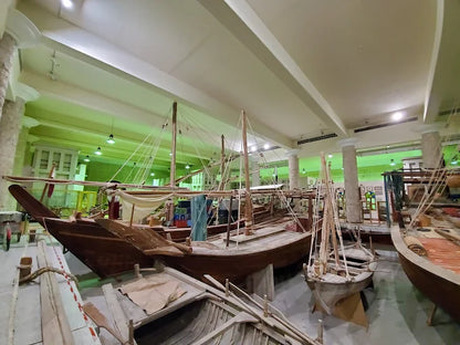 Doha: Vest-Qatar-tur til Shaikh Faisal-museet og Ash Shahiniyah Racetrack