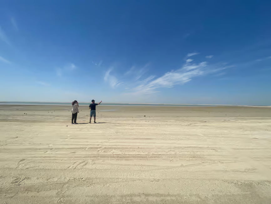 Doha: Zekreet, Kamelrennbahn und Richard Serra Tour