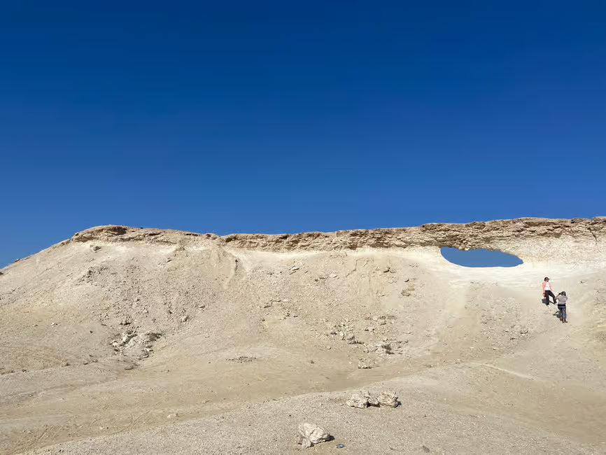 Doha: Zekreet, Kamelrennbahn und Richard Serra Tour