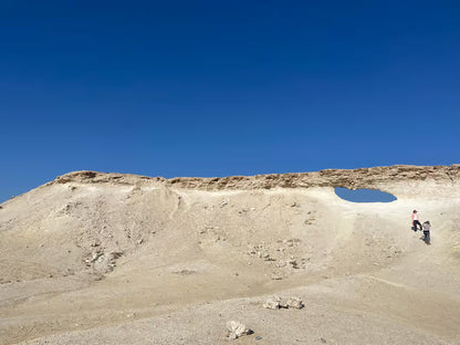 Doha: Zekreet, Kamelrennbahn und Richard Serra Tour