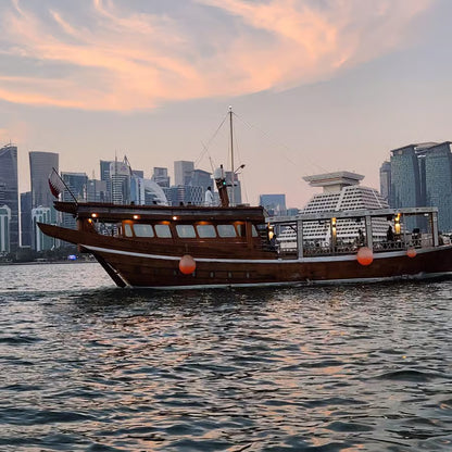 Doha: Cruzeiro Tradicional em Dhow e Passeio pela Corniche