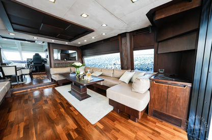 دبي: تأجير يخت فاخر من طراز Galeon 80FT ELLA