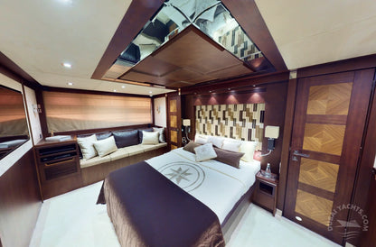 دبي: تأجير يخت فاخر من طراز Galeon 80FT ELLA
