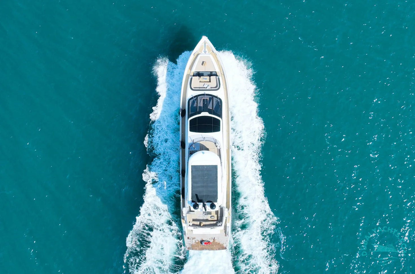 دبي: تأجير يخت فاخر من طراز Galeon 80FT ELLA