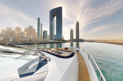 دبي: تأجير يخت فاخر من طراز Galeon 80FT ELLA