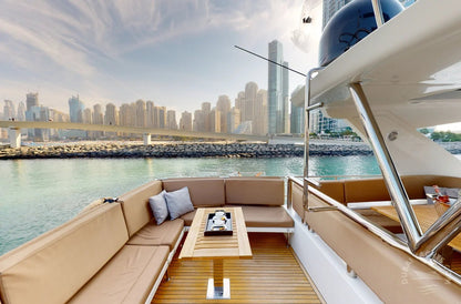 دبي: تأجير يخت فاخر من طراز Galeon 80FT ELLA
