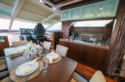 دبي: تأجير يخت فاخر من طراز Galeon 80FT ELLA