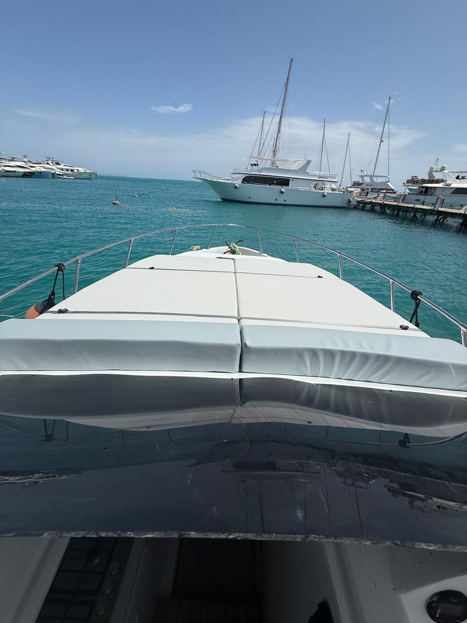 엘 구나: 무드 프라이빗 스피드보트 렌탈 투 바유드